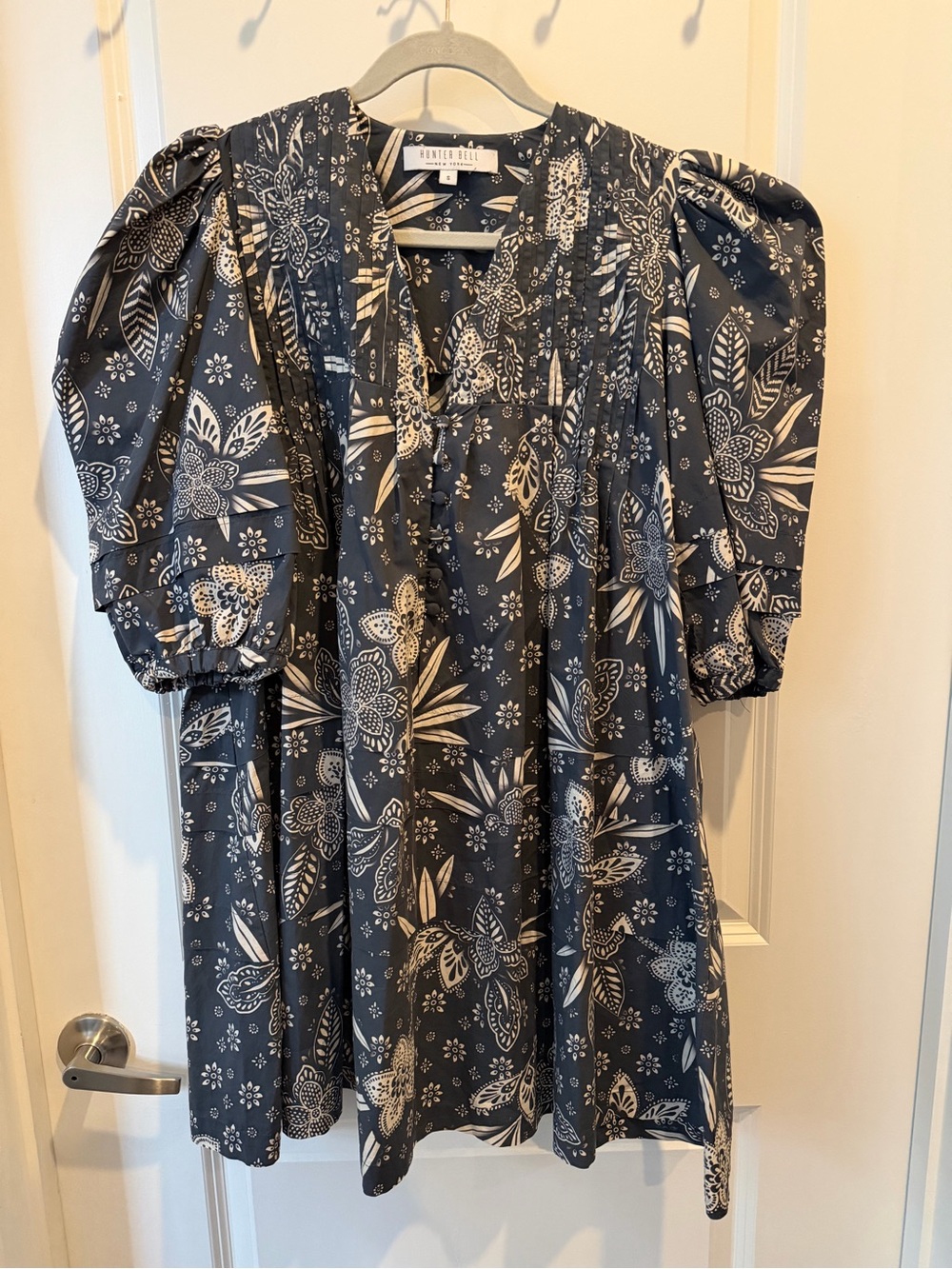 HUNTER BELL Navy and White Floral Puff-Sleeve Dress